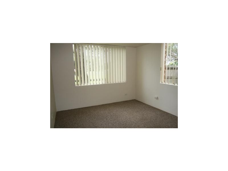 4/2 Oceanic Drive, Mermaid Waters QLD 4218