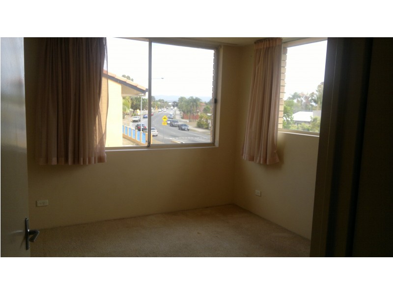 5/2 Oceanic Drive, Mermaid Waters QLD 4218