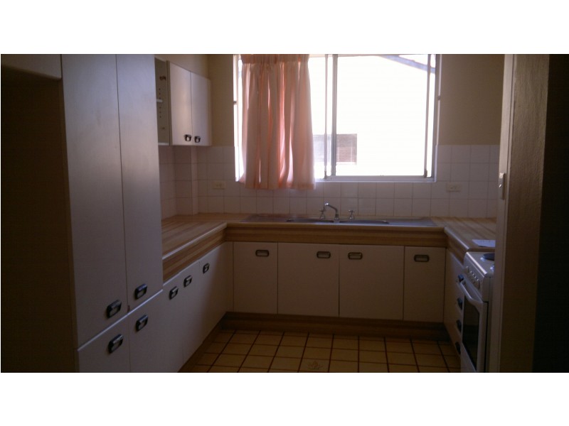 5/2 Oceanic Drive, Mermaid Waters QLD 4218