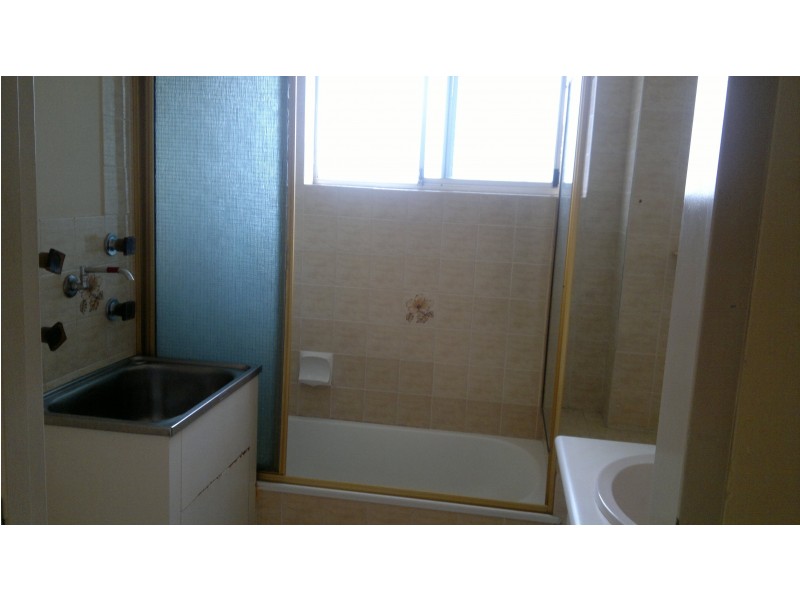 5/2 Oceanic Drive, Mermaid Waters QLD 4218