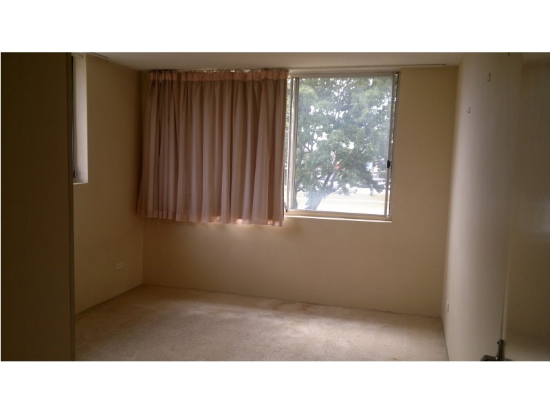 5/2 Oceanic Drive, Mermaid Waters QLD 4218