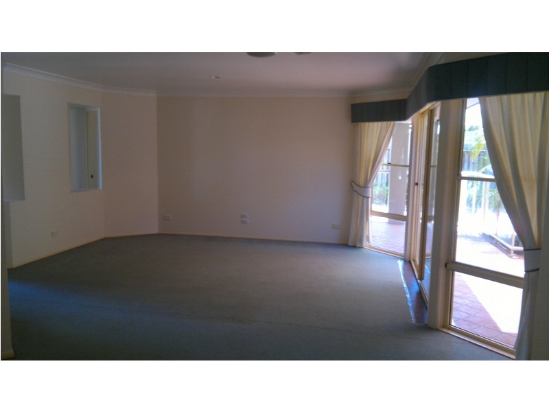 34 Brighton Crescent, Robina QLD 4226