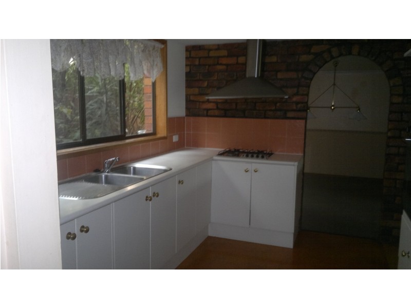 11 Normanby Street, Mermaid Waters QLD 4218