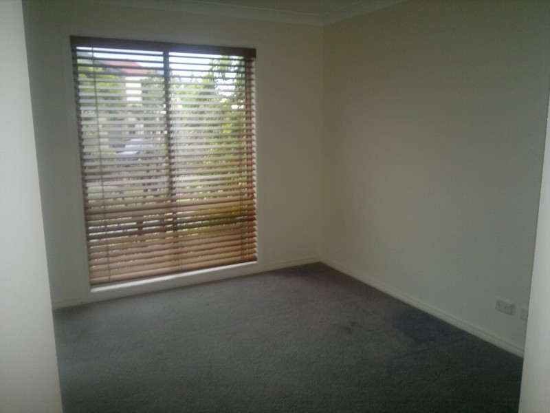 1/2 Duxton  Court, Varsity Lakes QLD 4227