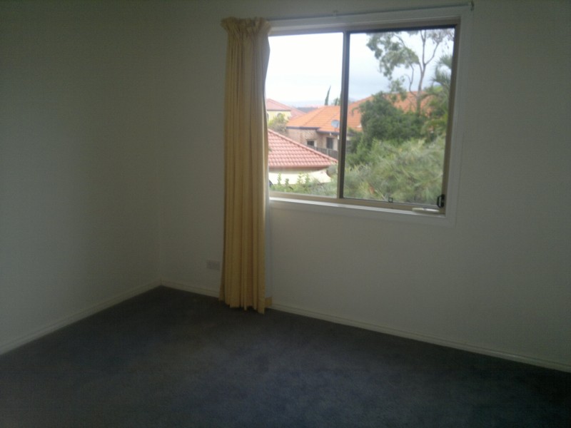 1/2 Duxton  Court, Varsity Lakes QLD 4227