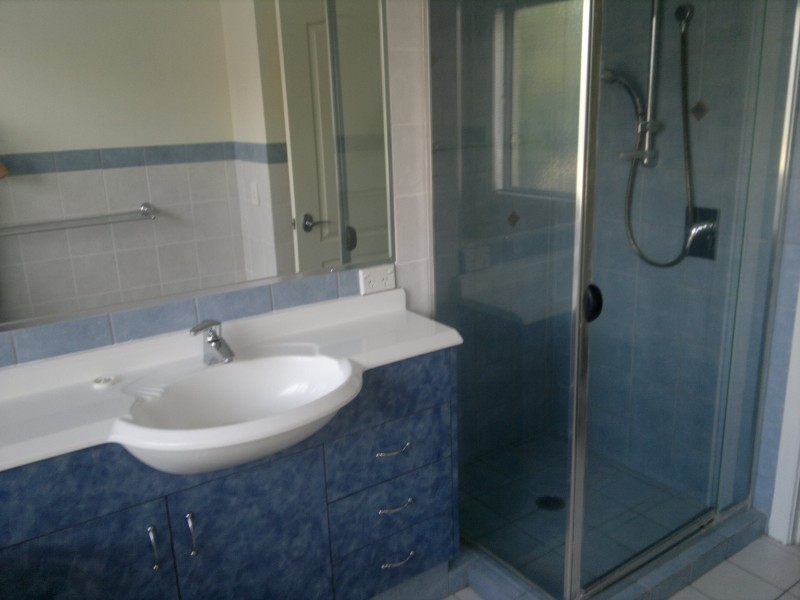 1/2 Duxton  Court, Varsity Lakes QLD 4227