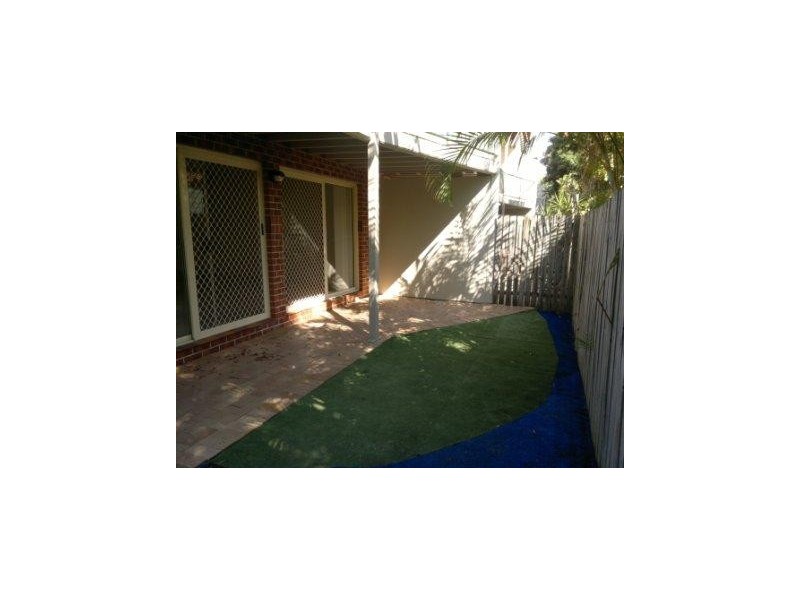 26/7-9 Santa Cruz Blvd, Clear Island Waters QLD 4226