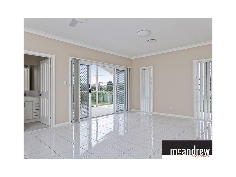 2/27 Railway Pde, Nundah QLD 4012