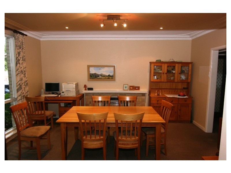 301 Robinson Avenue, Cloverdale WA 6105