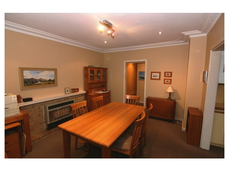 301 Robinson Avenue, Cloverdale WA 6105