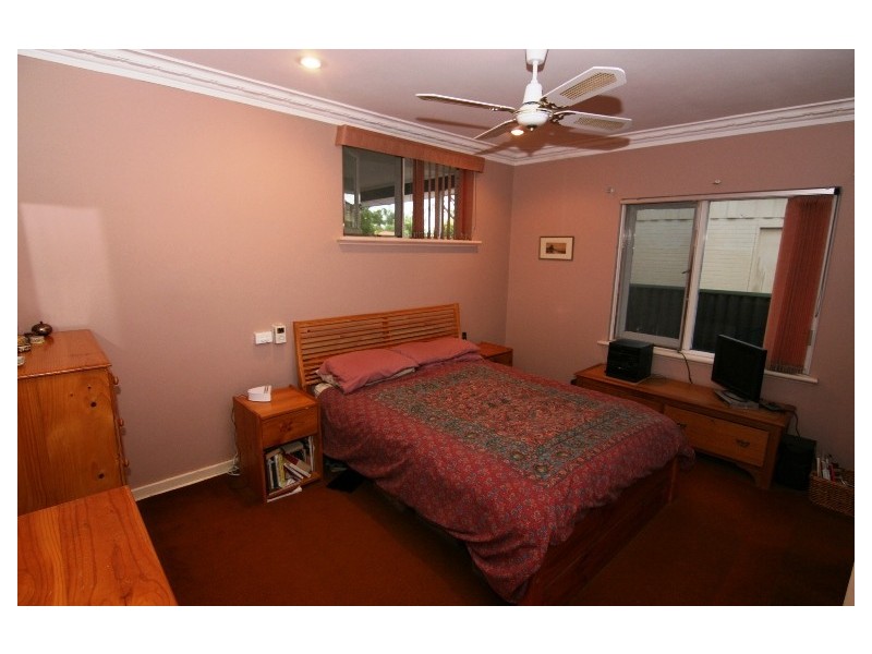 301 Robinson Avenue, Cloverdale WA 6105