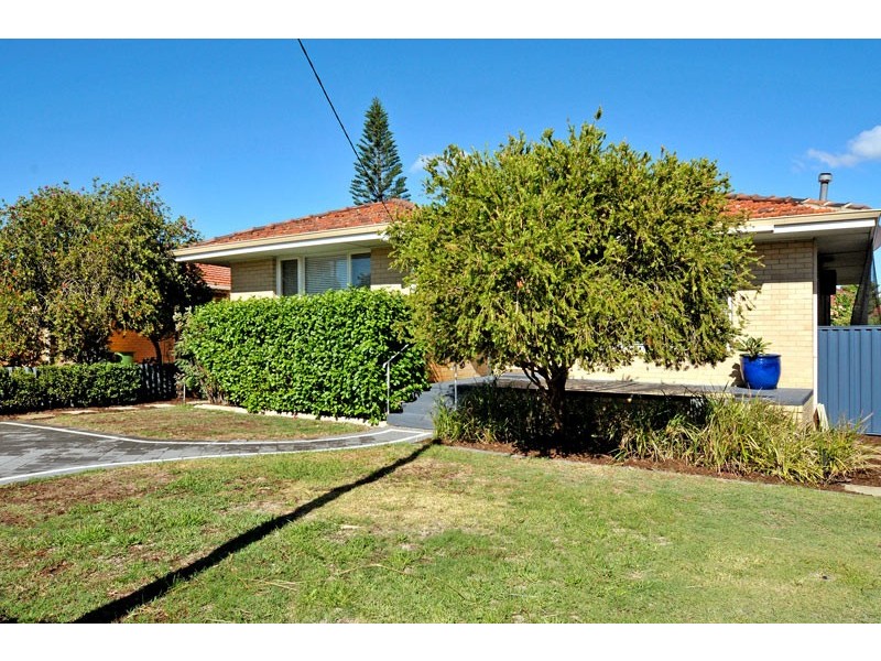 24 Trink Street, Cloverdale WA 6105