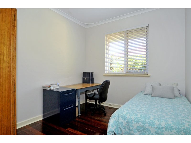 24 Trink Street, Cloverdale WA 6105