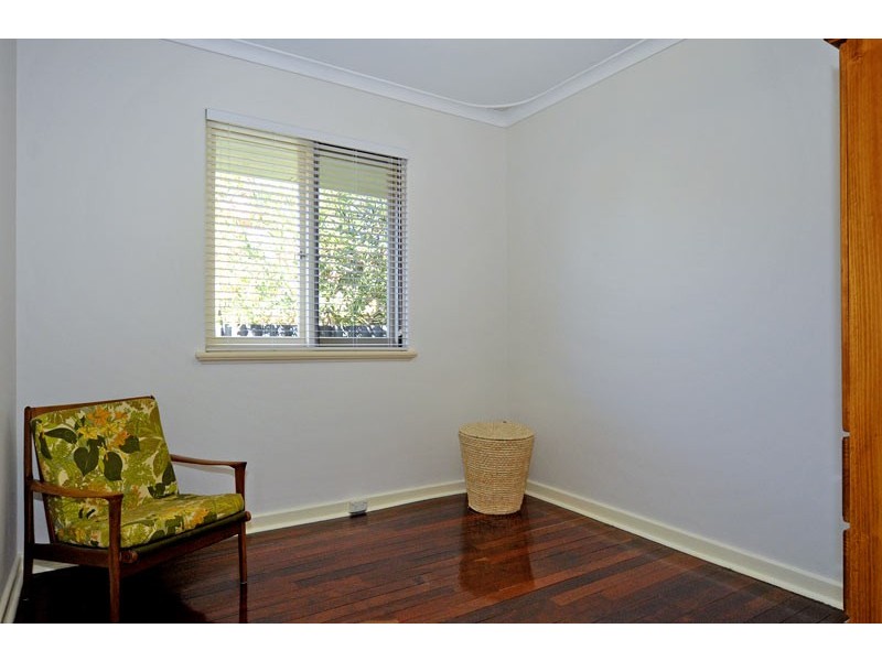 24 Trink Street, Cloverdale WA 6105
