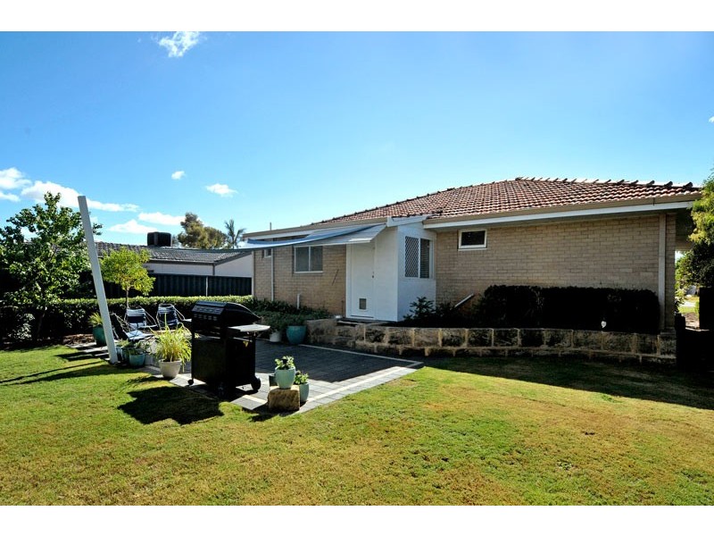 24 Trink Street, Cloverdale WA 6105