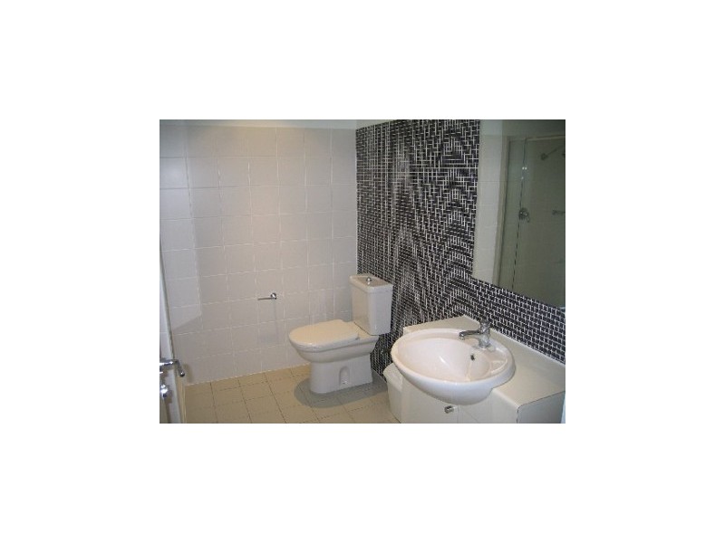 375/80 John Whiteway Drive, Gosford NSW 2250