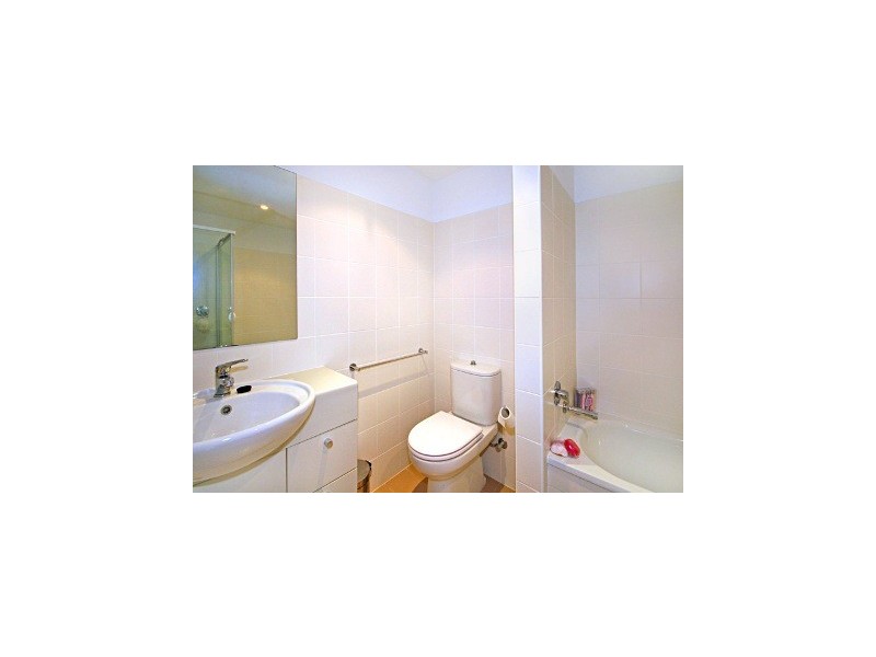 303/80 John Whiteway Drive, Gosford NSW 2250