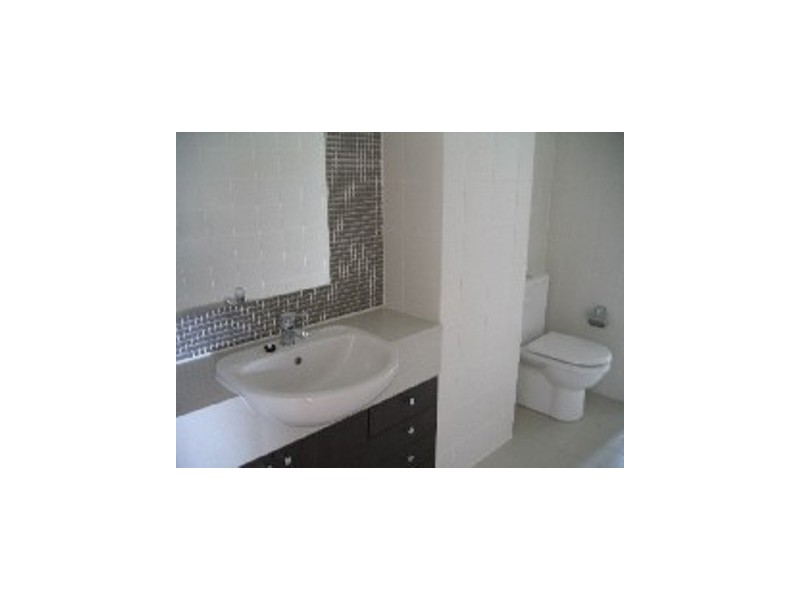 284/80 John Whiteway Drive, Gosford NSW 2250