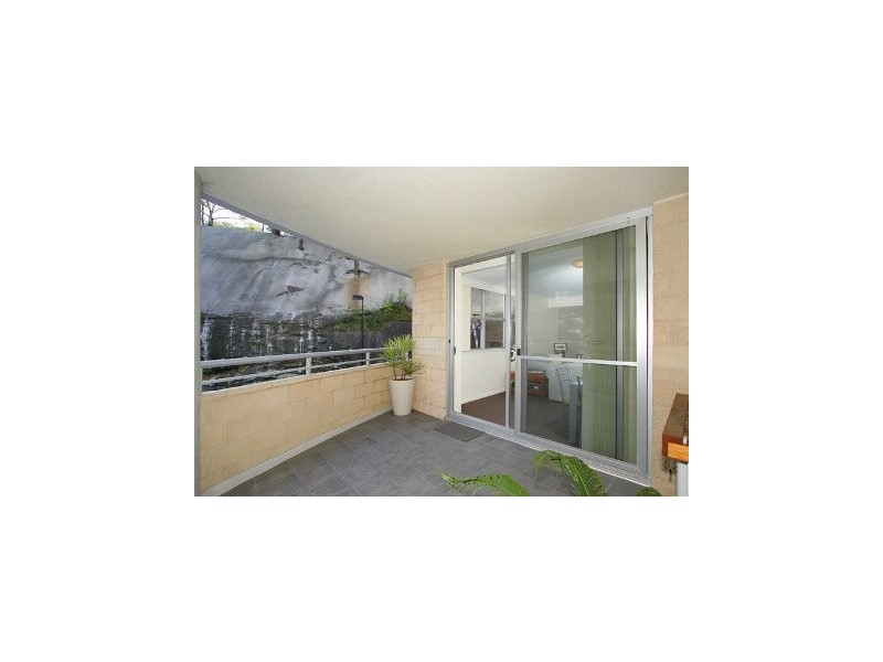 451/80 John Whiteway Drive, Gosford NSW 2250