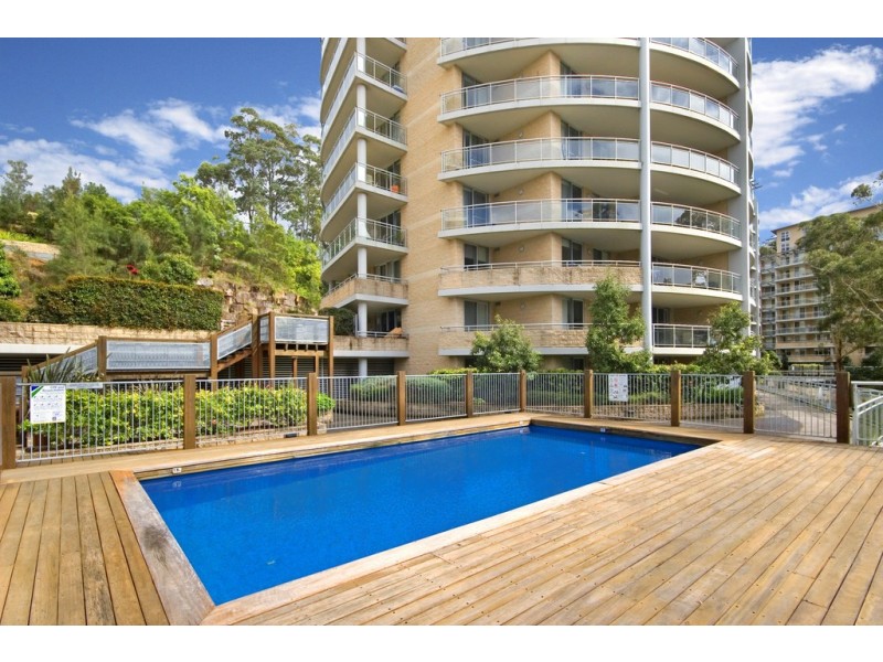 225/80 John Whiteway Drive, Gosford NSW 2250