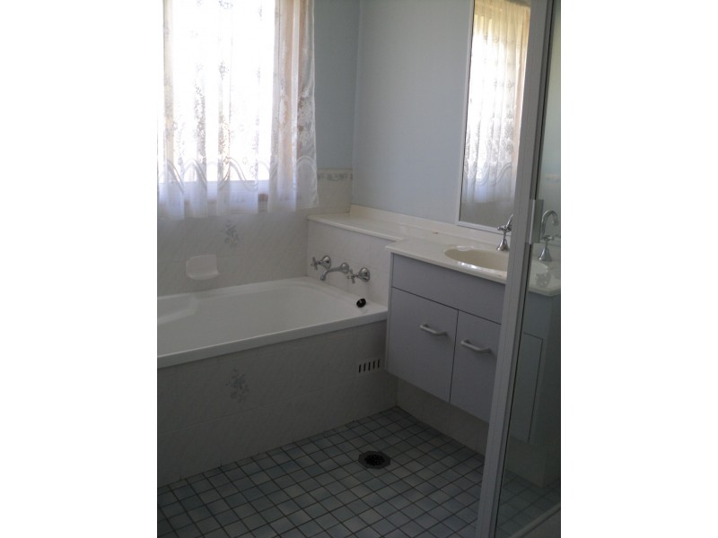 2 Jeffs Close, Kariong NSW 2250