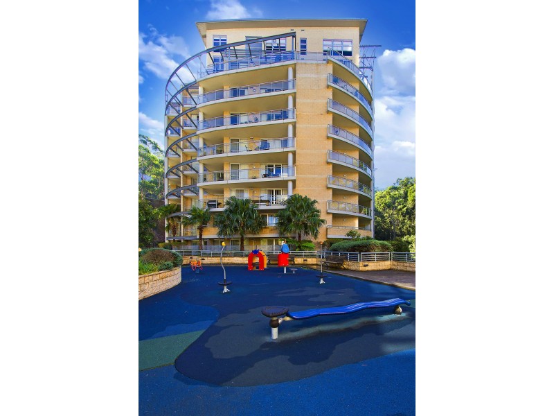 155/80 John Whiteway Drive, Gosford NSW 2250