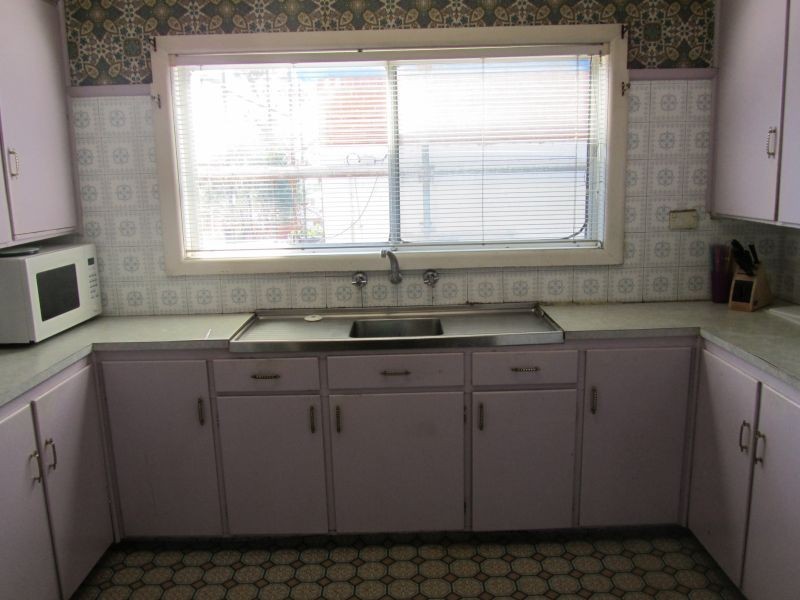 11 Highland Road, Peakhurst NSW 2210