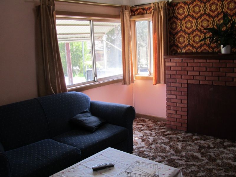 11 Highland Road, Peakhurst NSW 2210