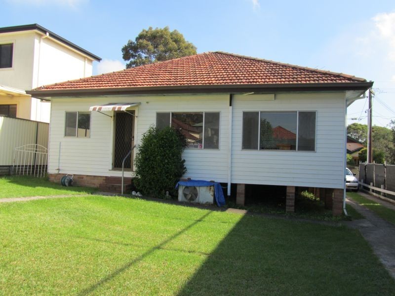 11 Highland Road, Peakhurst NSW 2210