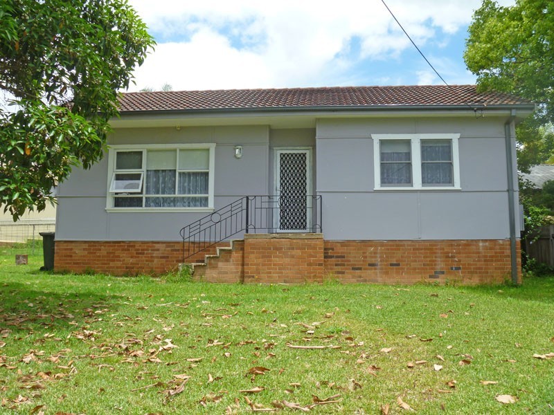 21 Ronald St, Campbelltown NSW 2560