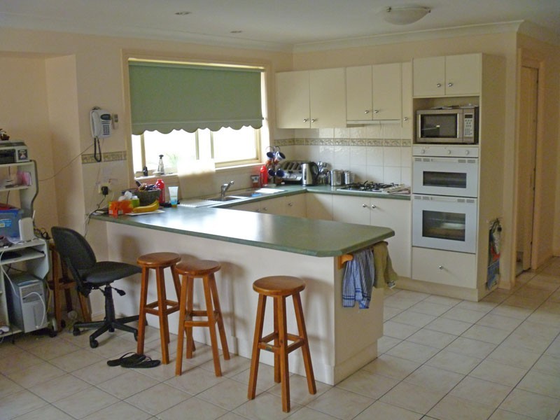 12 Carstairs Pl, St Andrews NSW 2566