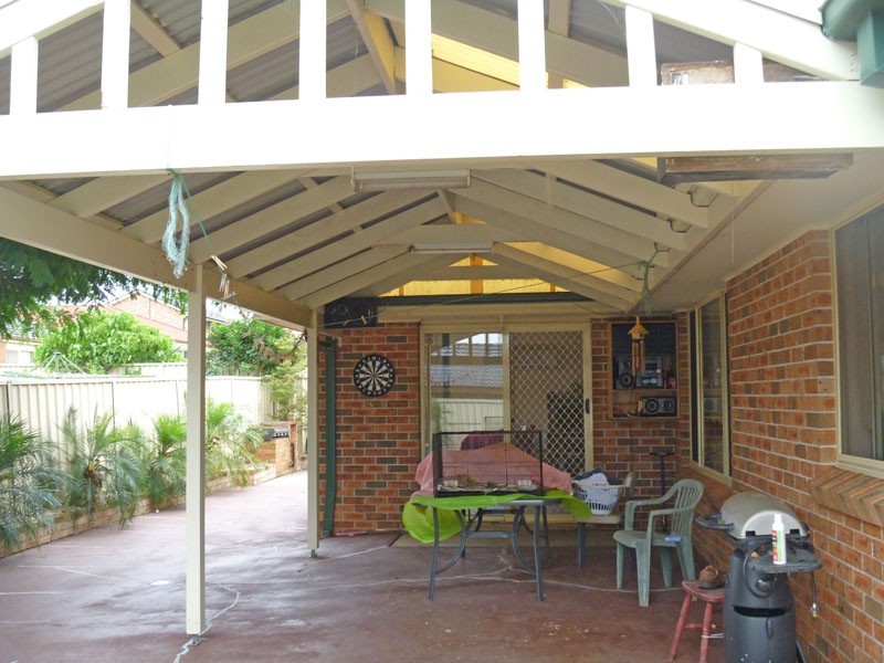 12 Carstairs Pl, St Andrews NSW 2566