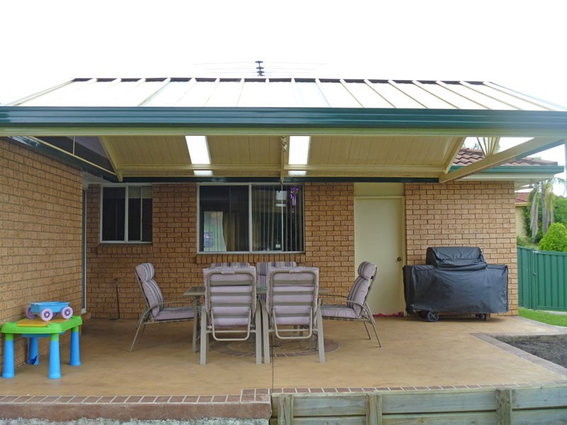 4 Darnay Pl, Ambarvale NSW 2560