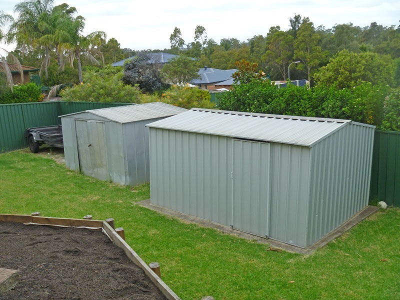 4 Darnay Pl, Ambarvale NSW 2560