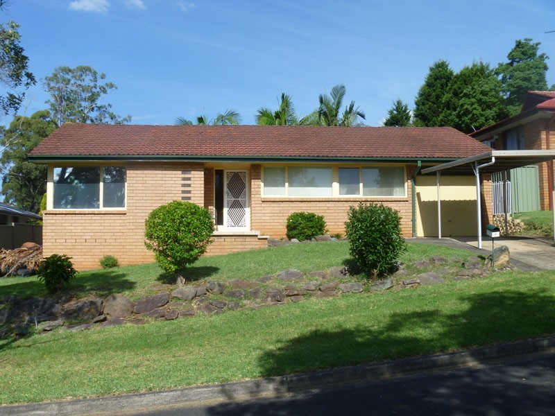 4 Jarrah Pl, Bradbury NSW 2560