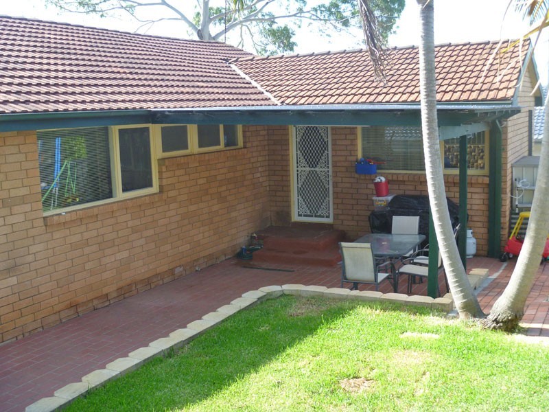 4 Jarrah Pl, Bradbury NSW 2560