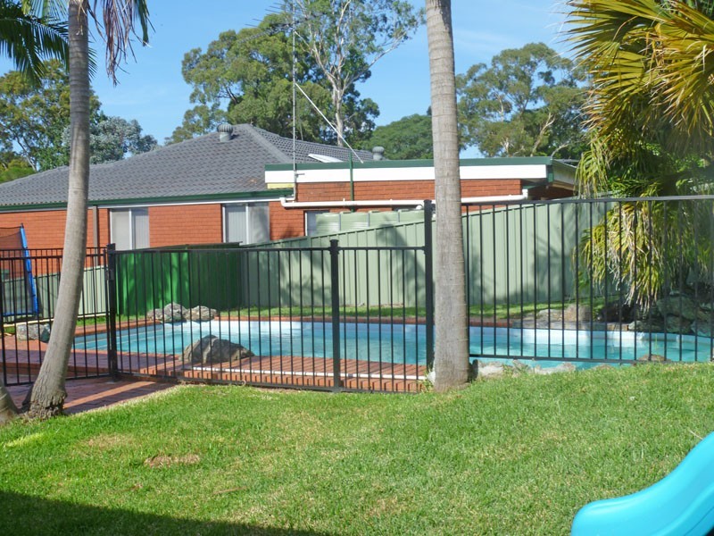 4 Jarrah Pl, Bradbury NSW 2560