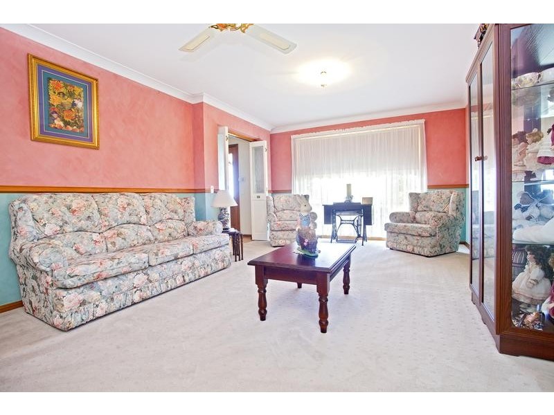 37 Braeside Cr, Glen Alpine NSW 2560