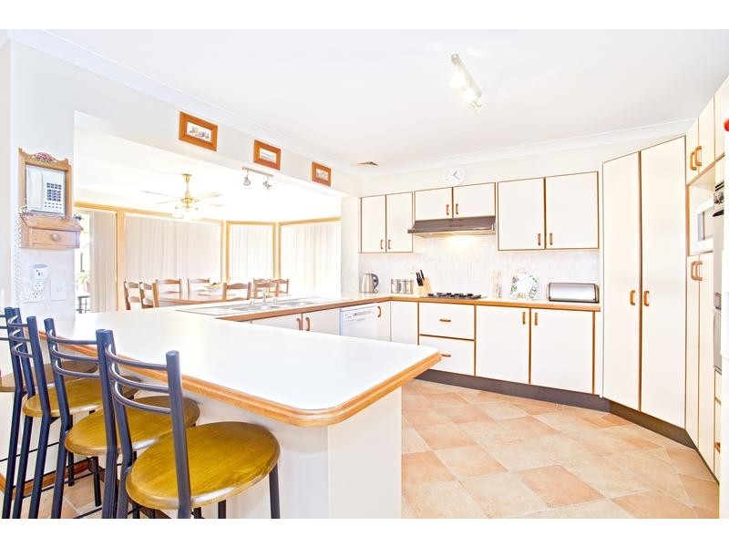37 Braeside Cr, Glen Alpine NSW 2560