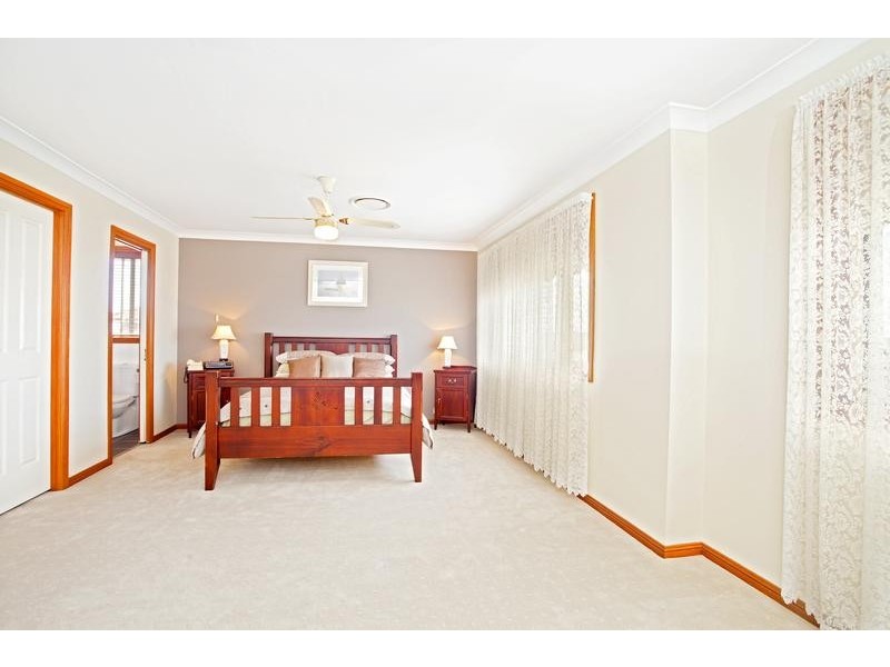 37 Braeside Cr, Glen Alpine NSW 2560