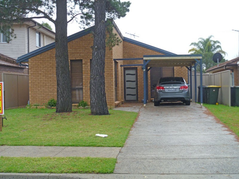 7 Rangers Rd, St Helens Park NSW 2560