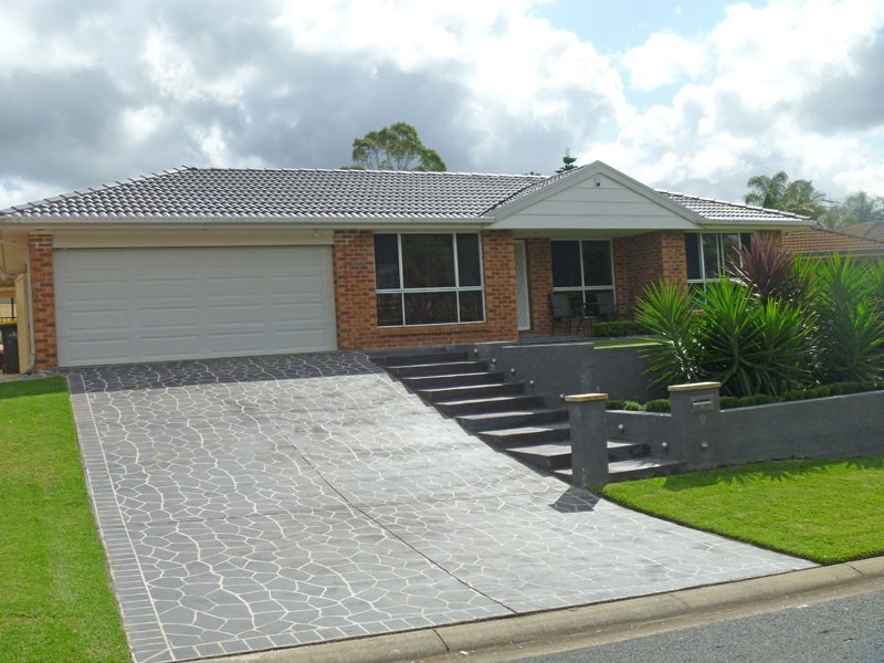 8 Jordan Pl, Kearns NSW 2558