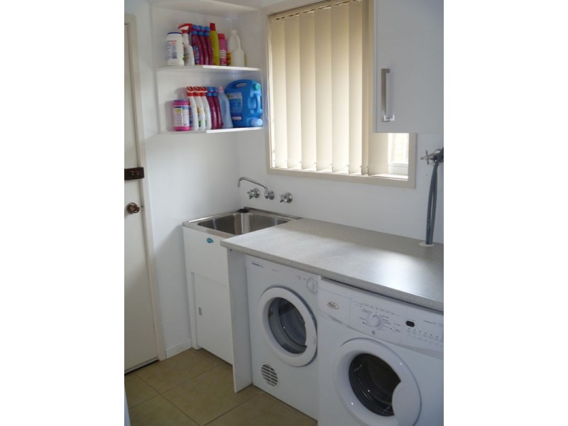 8 Jordan Pl, Kearns NSW 2558