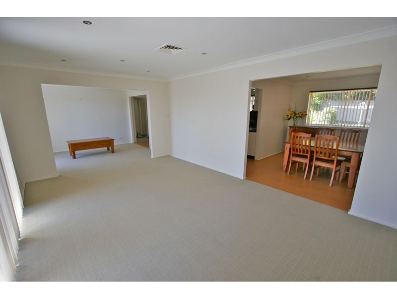 4 Arunta Cres, Leumeah NSW 2560