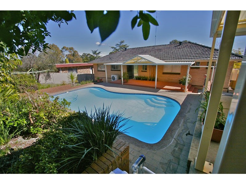 4 Arunta Cres, Leumeah NSW 2560