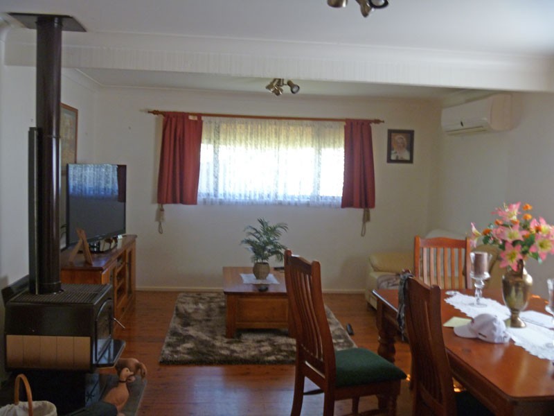 3 Bundarra Rd, Campbelltown NSW 2560