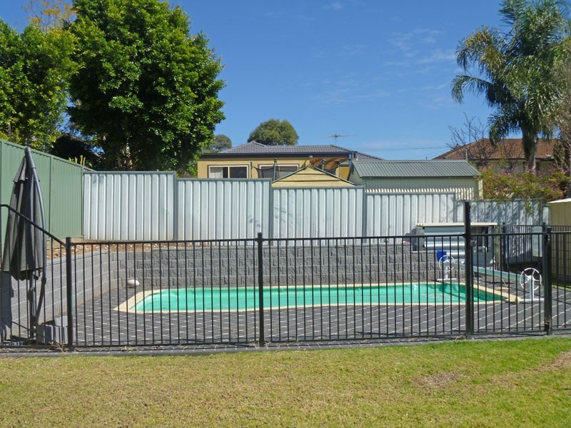 3 Bundarra Rd, Campbelltown NSW 2560