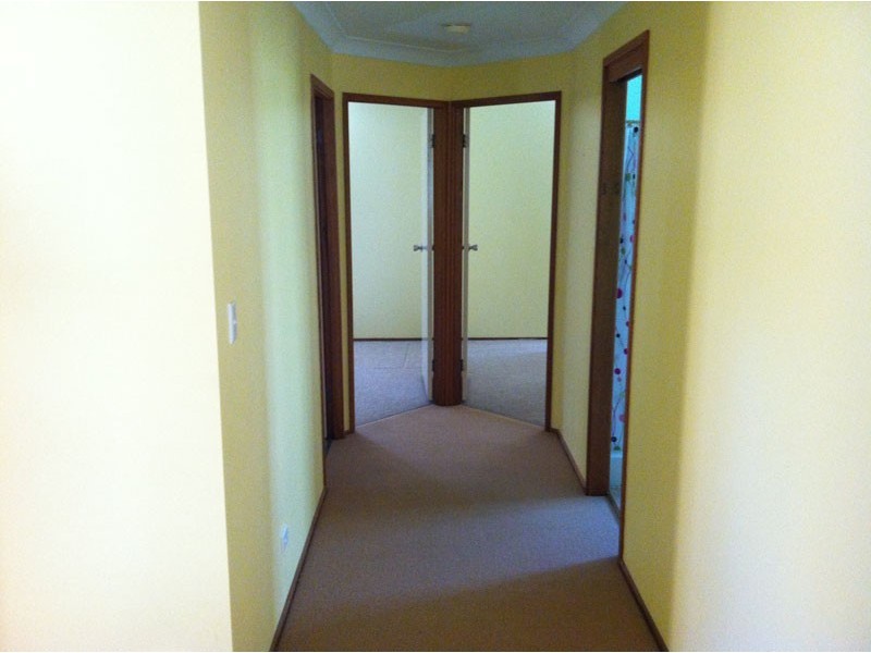 16 Holborn St, Ambarvale NSW 2560