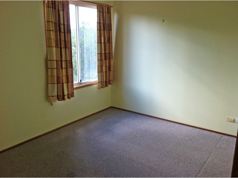 16 Holborn St, Ambarvale NSW 2560