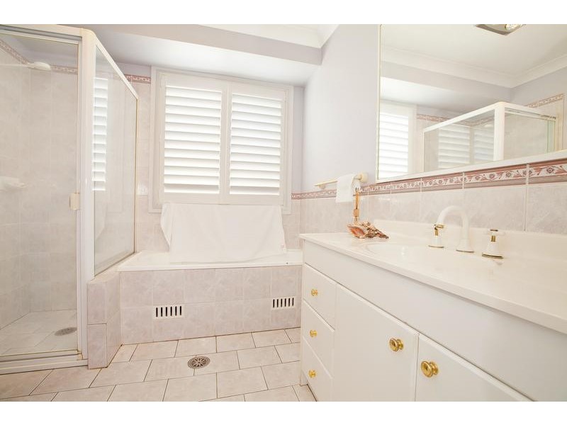 2 Freeman CCT, Ingleburn NSW 2565